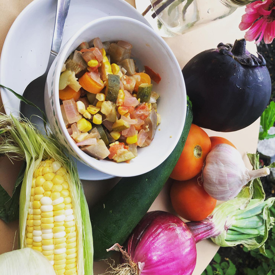 zicari, zicari greenhouse, zicari greenhouses, bedding plants, market, greenhouse dunnvile, ON, lowbanks, microgreens, garden vegetables, vegetable market, season vegetables